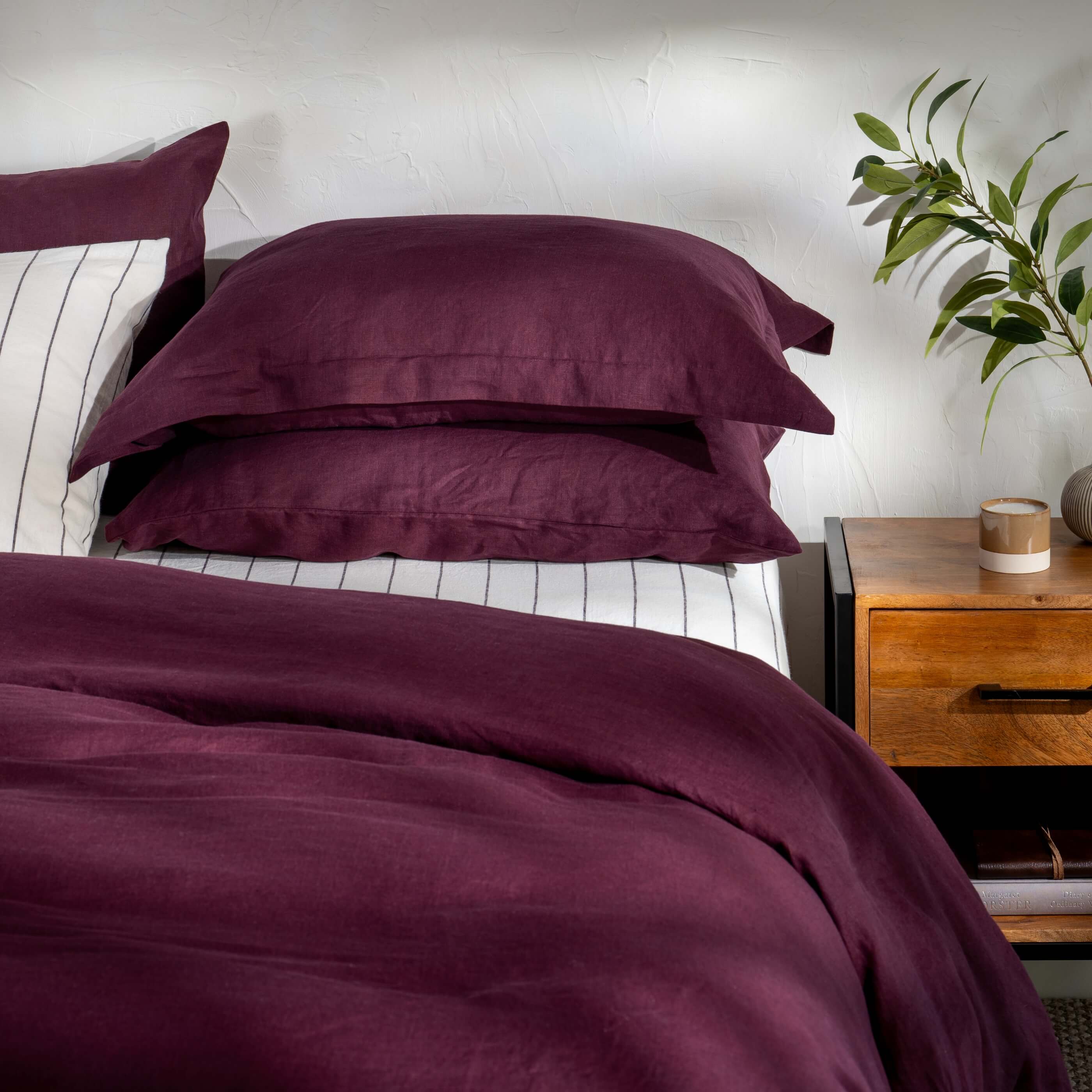 Aubergine French Linen 40cm Deep Fitted Sheets - Image 2