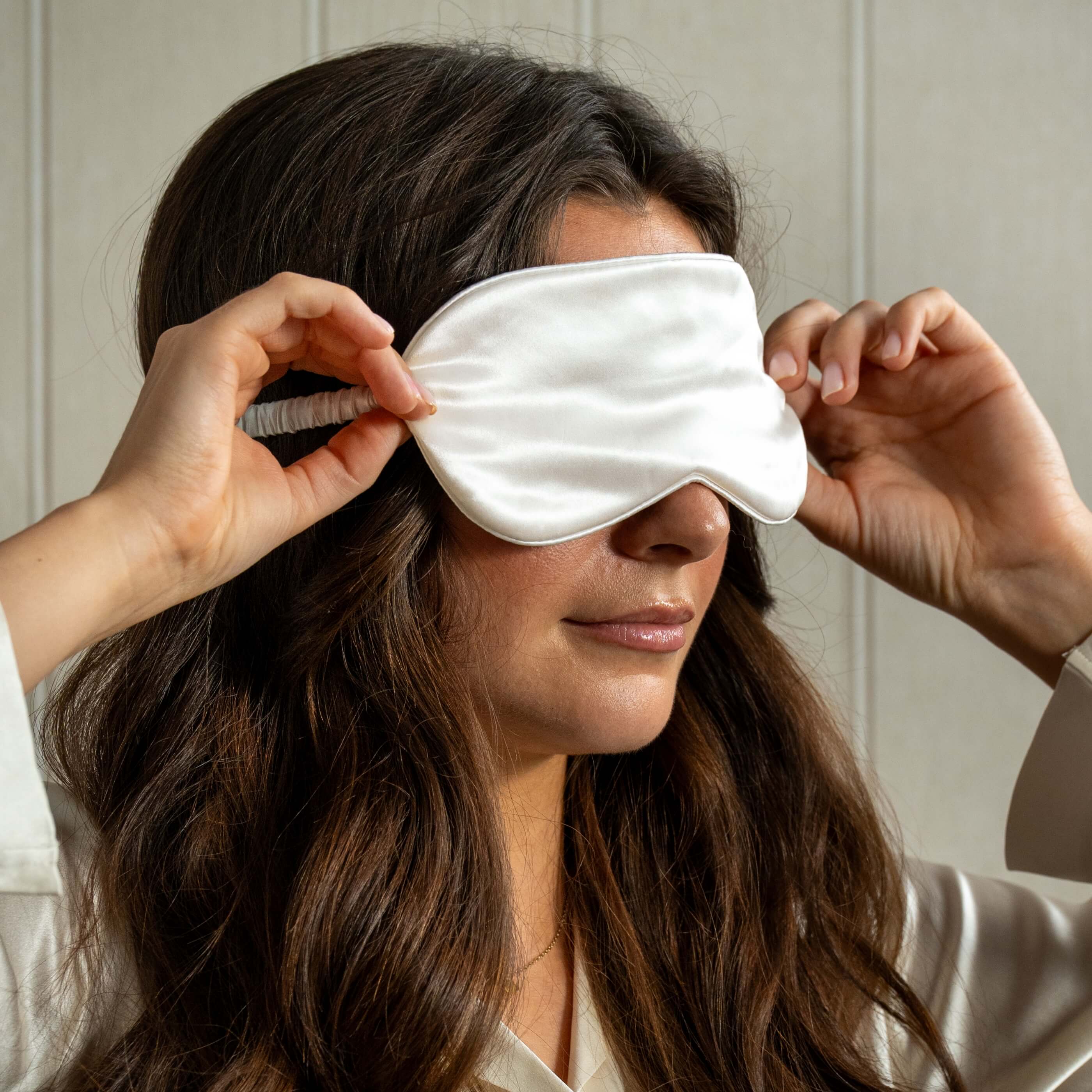 Ivory Pure Mulberry Silk Eye Mask - Image 3