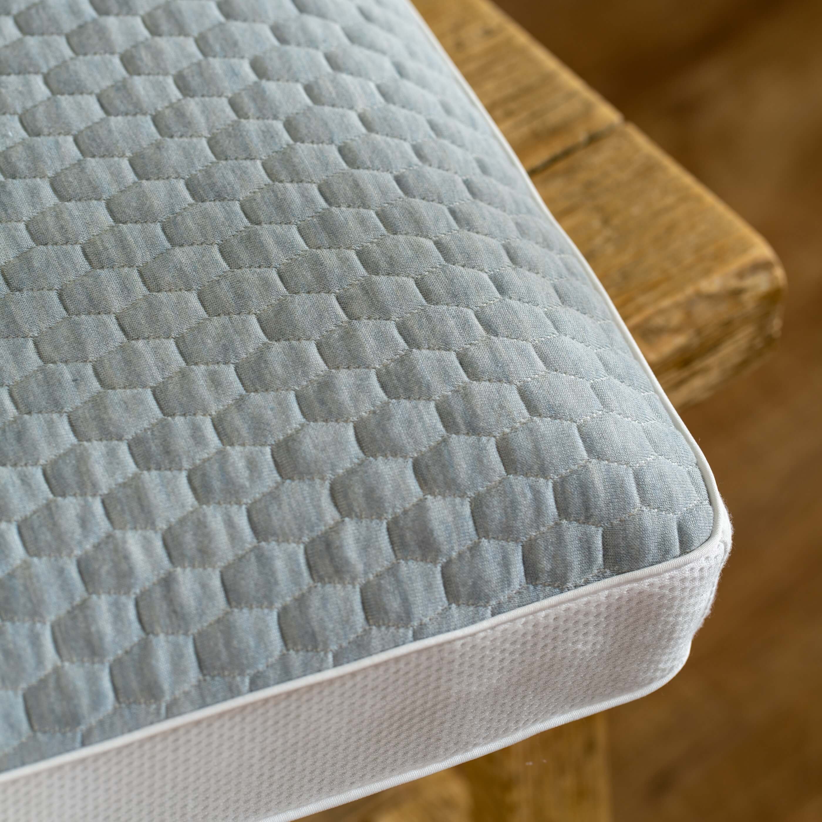 Memory Foam Cooling Pillow - Image 4
