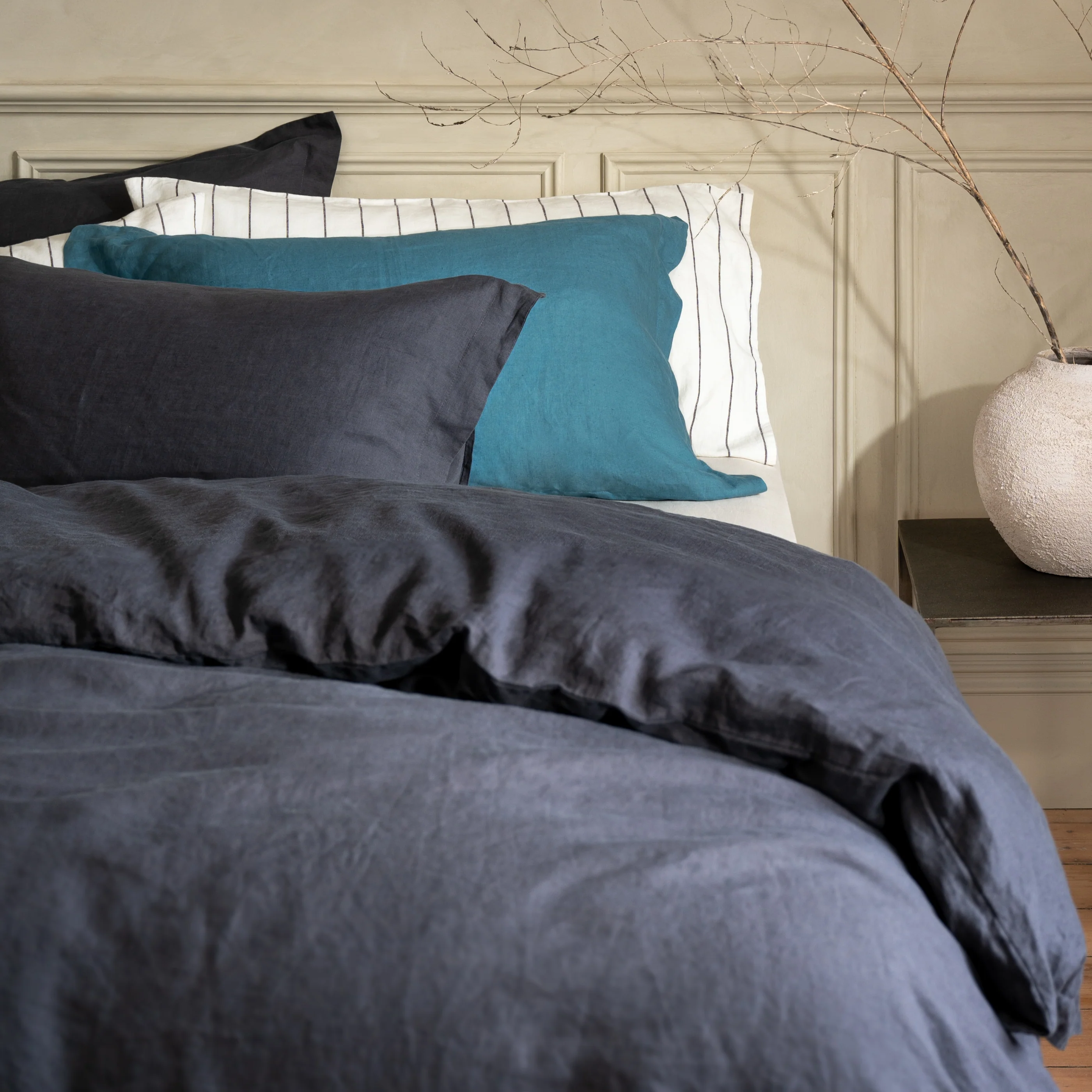 Midnight Grey French Linen Bedding And Bed Sheets - Image 3