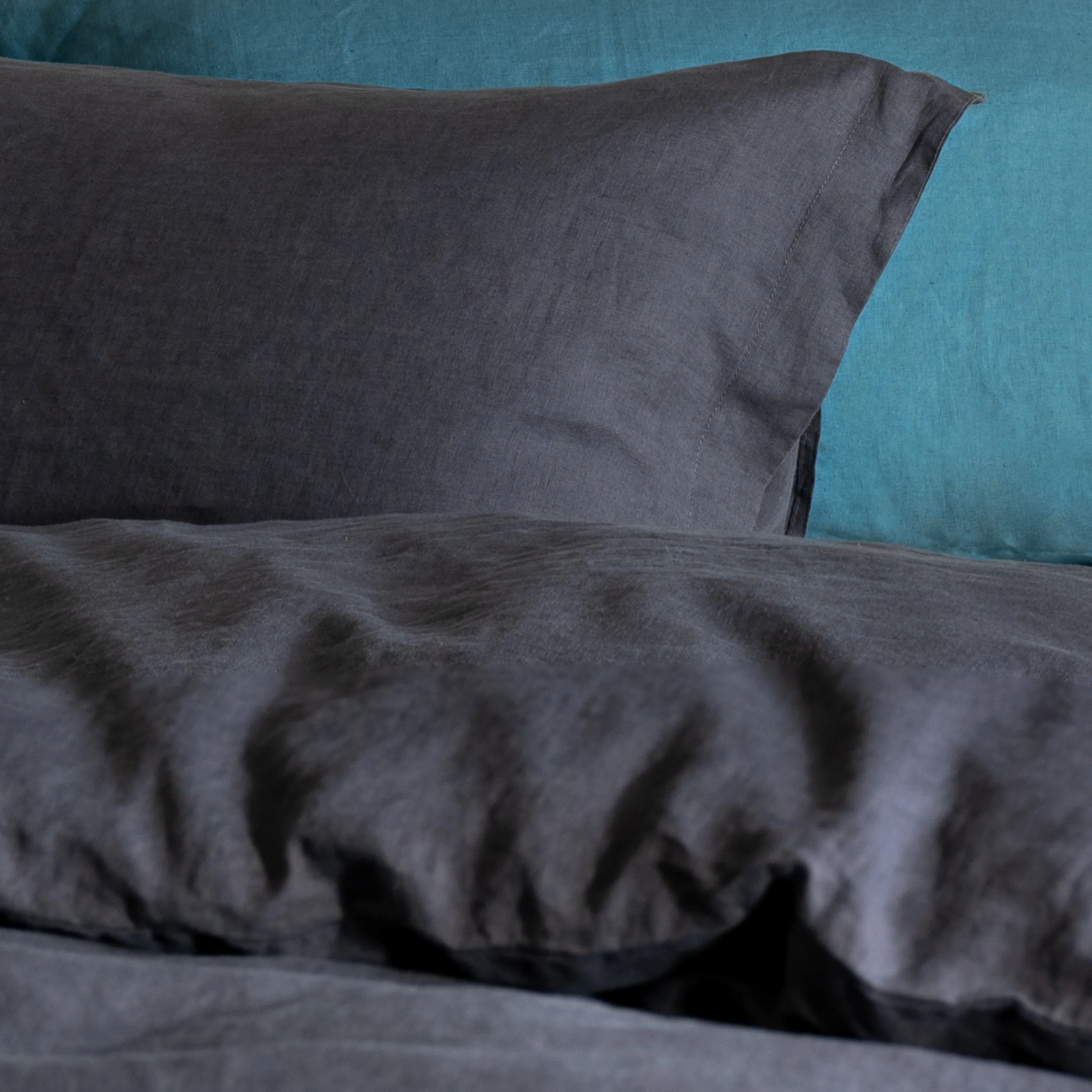 Midnight Grey French Linen 40cm Deep Fitted Sheets - Image 6