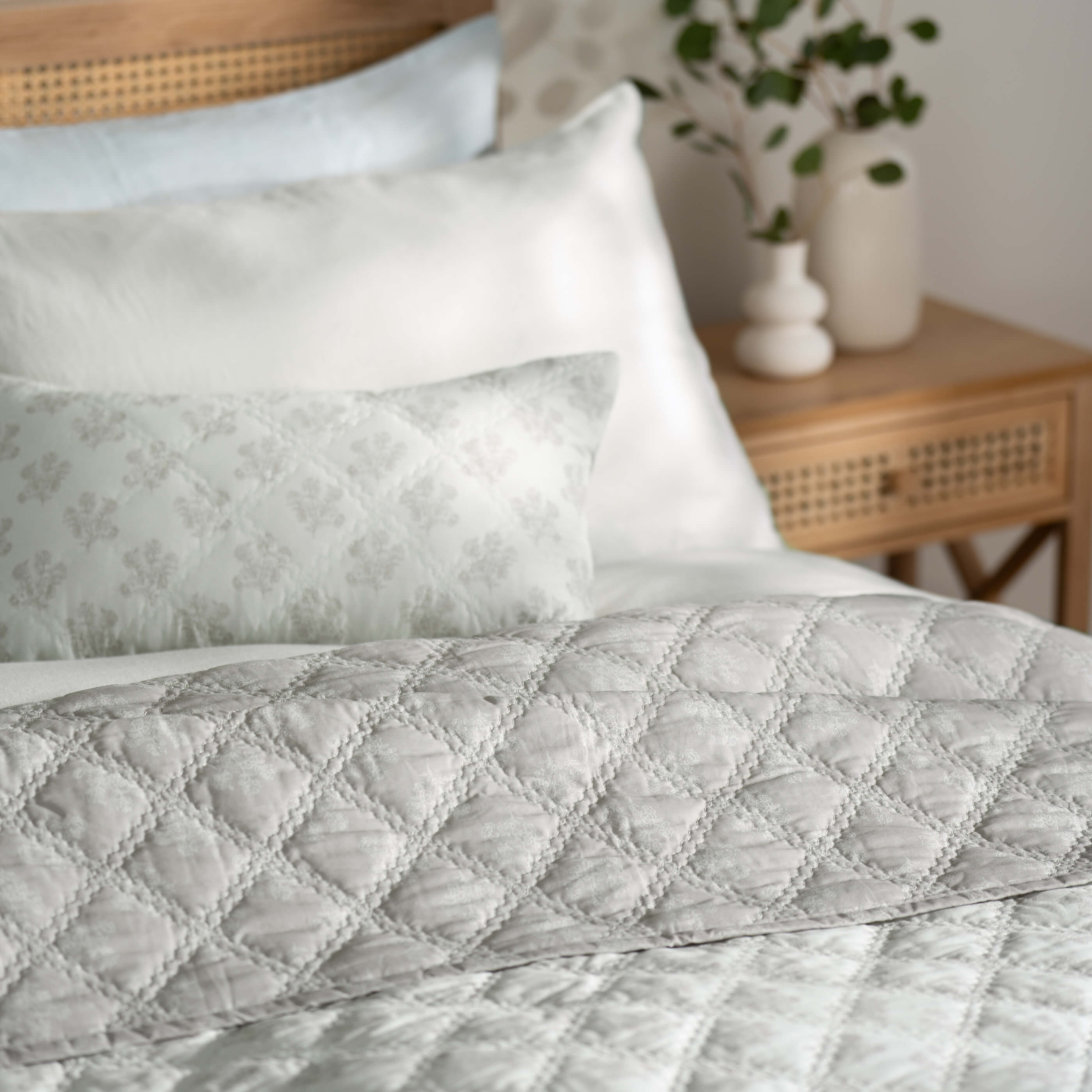 Natural Reversible Floral Print Bedspreads - Image 5