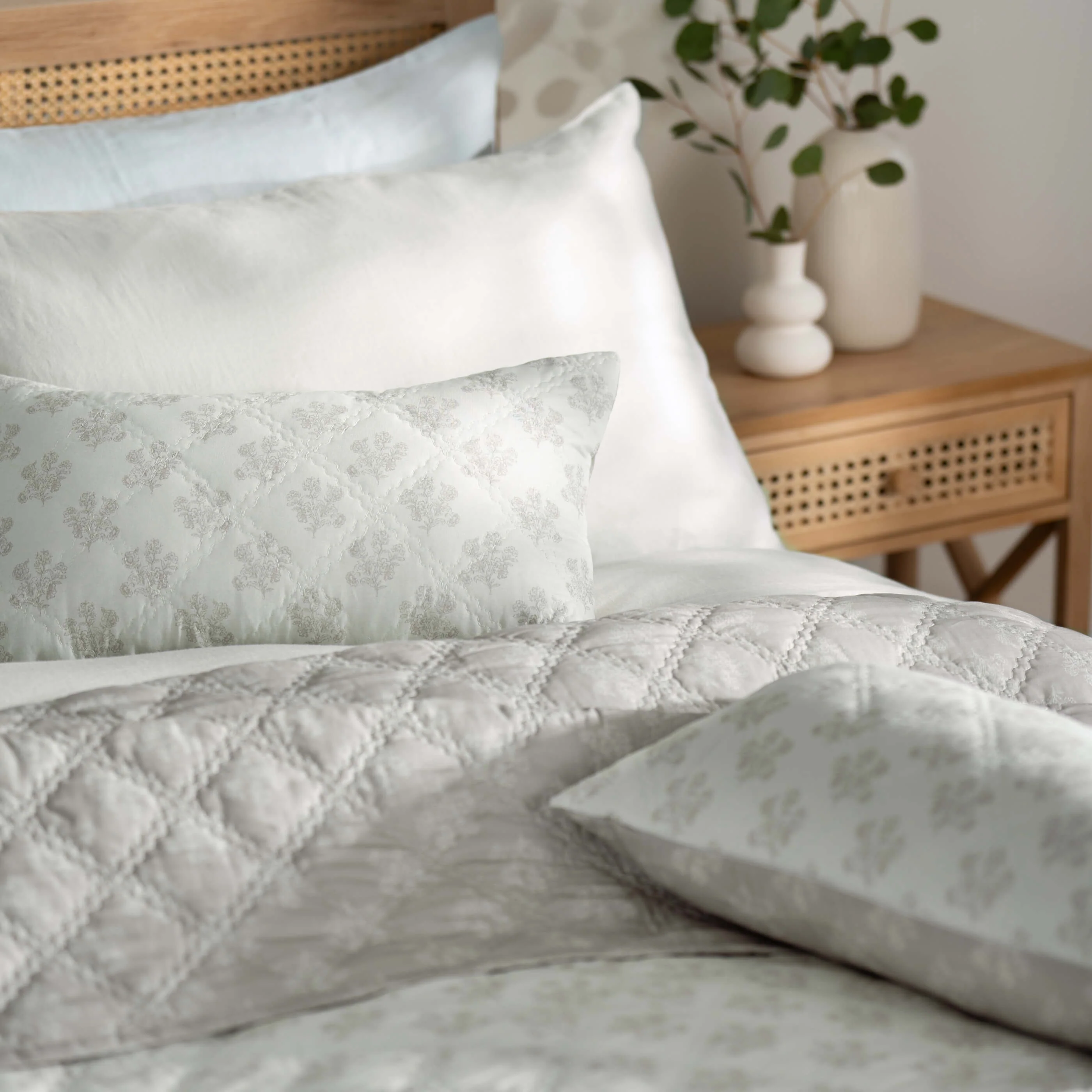 Natural Reversible Floral Print Bedspreads - Image 7