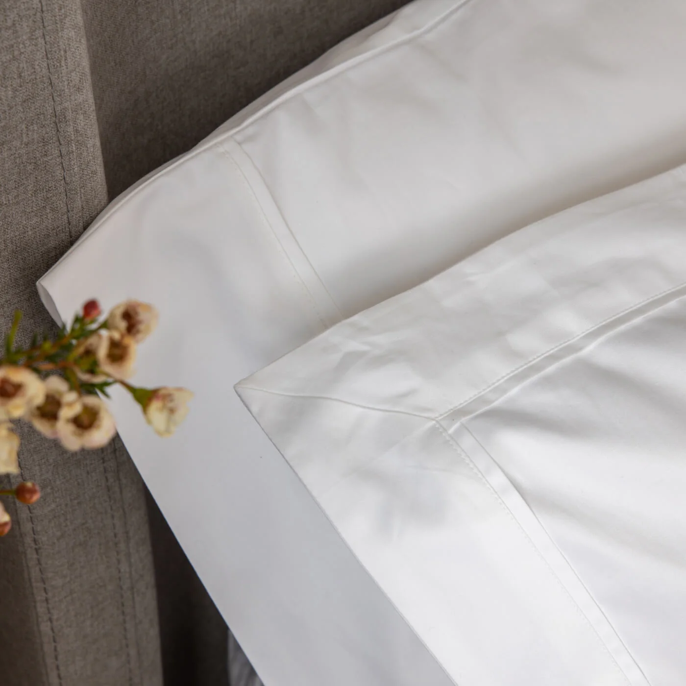 White 1000 Thread Count Supima Cotton Standard Bed Set - Image 8