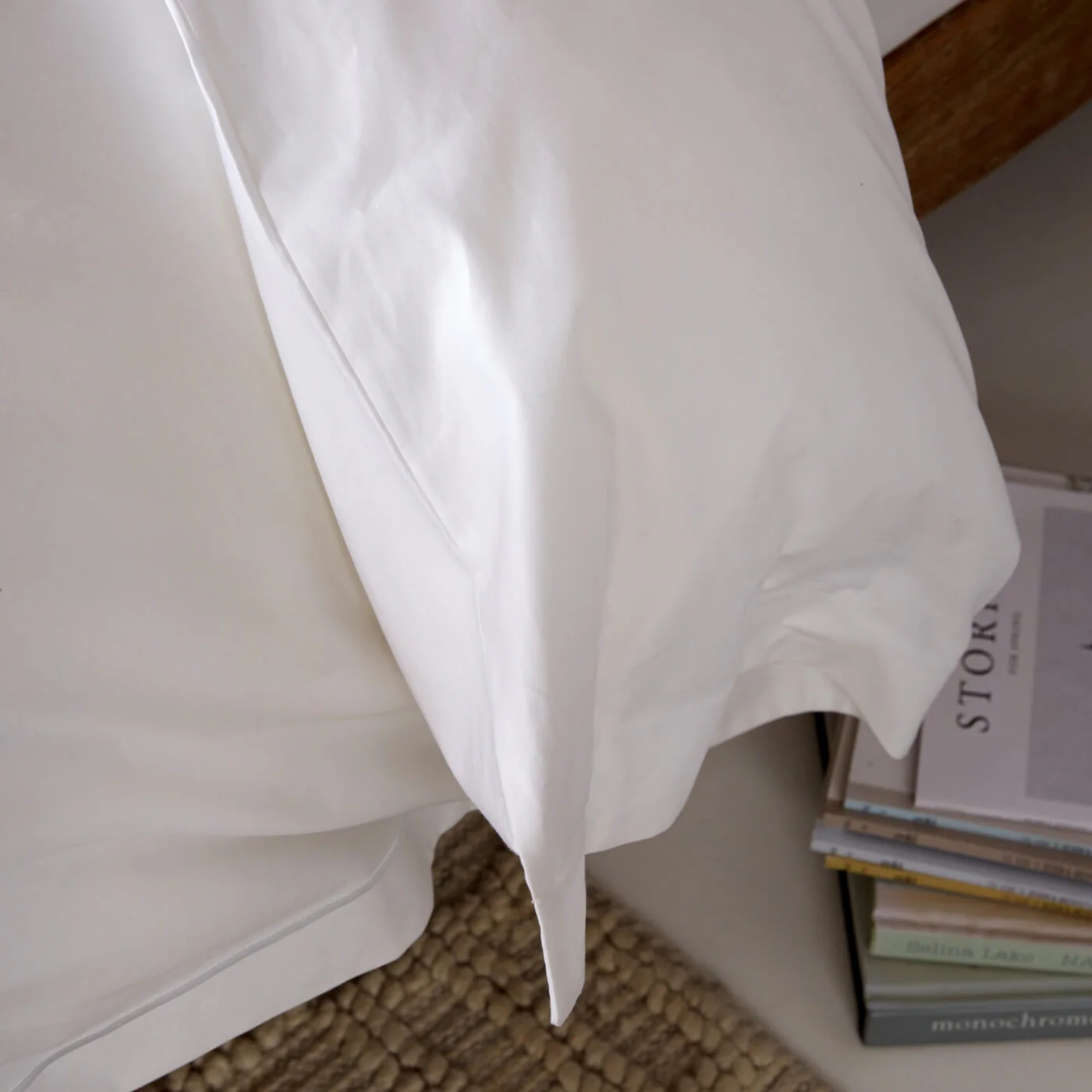 White 300 Thread Count Easycare Cotton With Tencel Bedding - Image 6