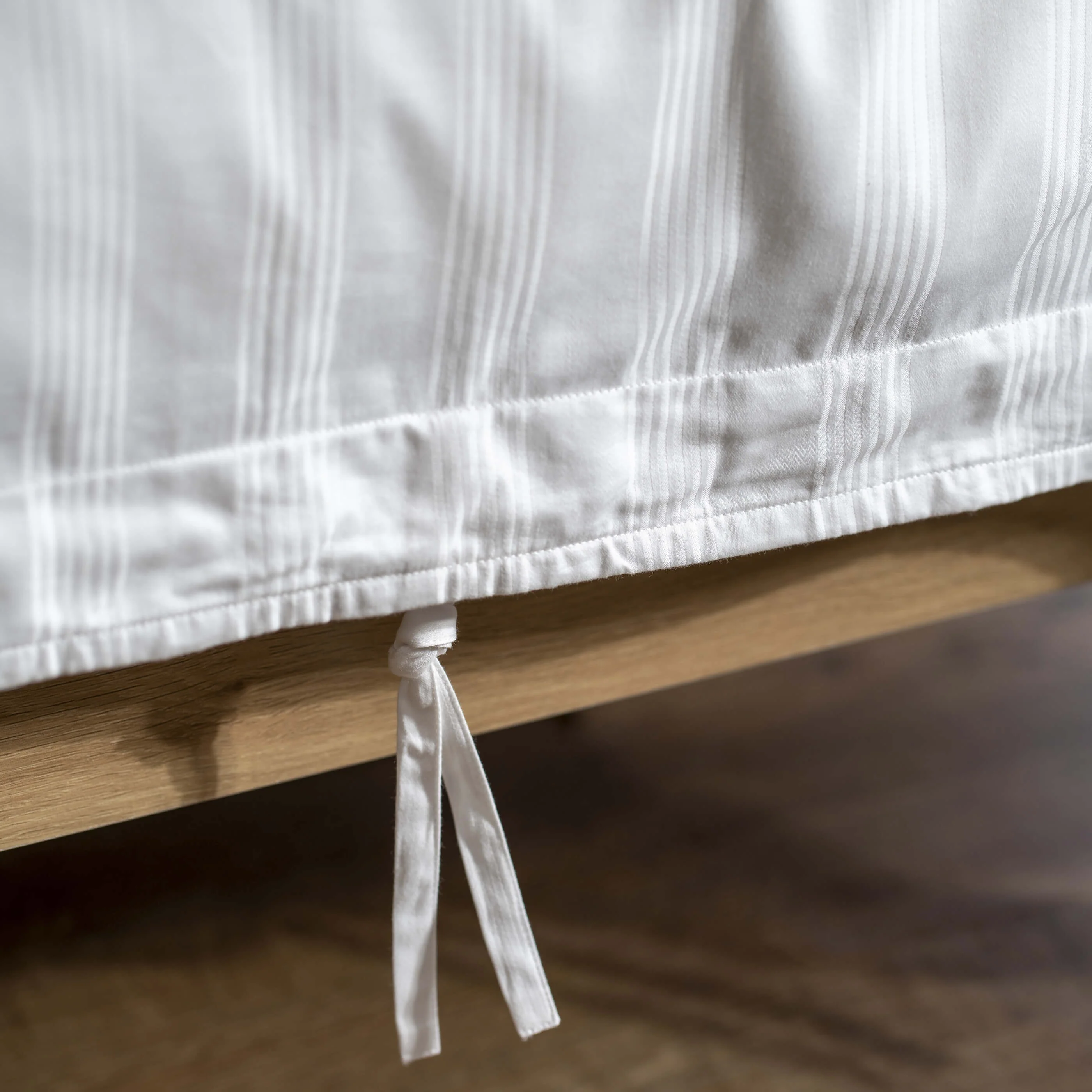 White 400 Thread Count Cotton Stripe Bed Sets - Image 8
