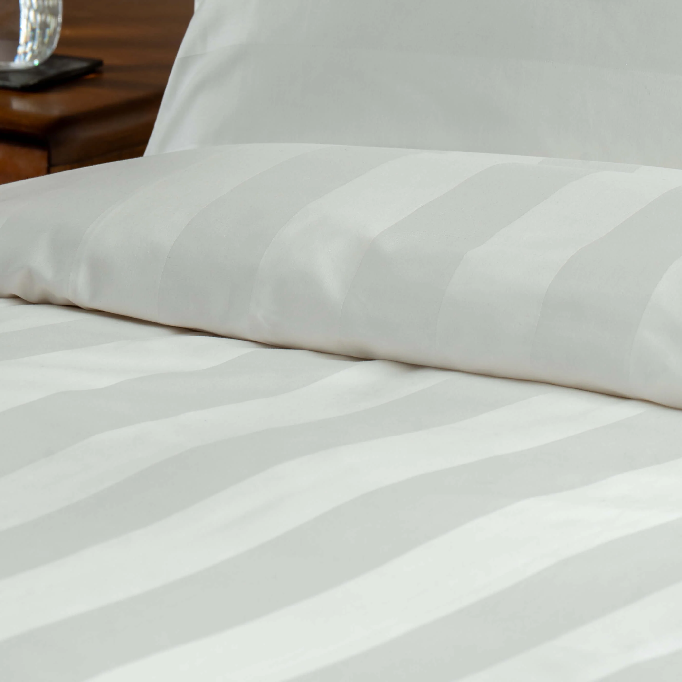 White 600 Thread Count Dobby Stripe Egyptian Cotton 40cm Deep Fitted Sheets - Image 3