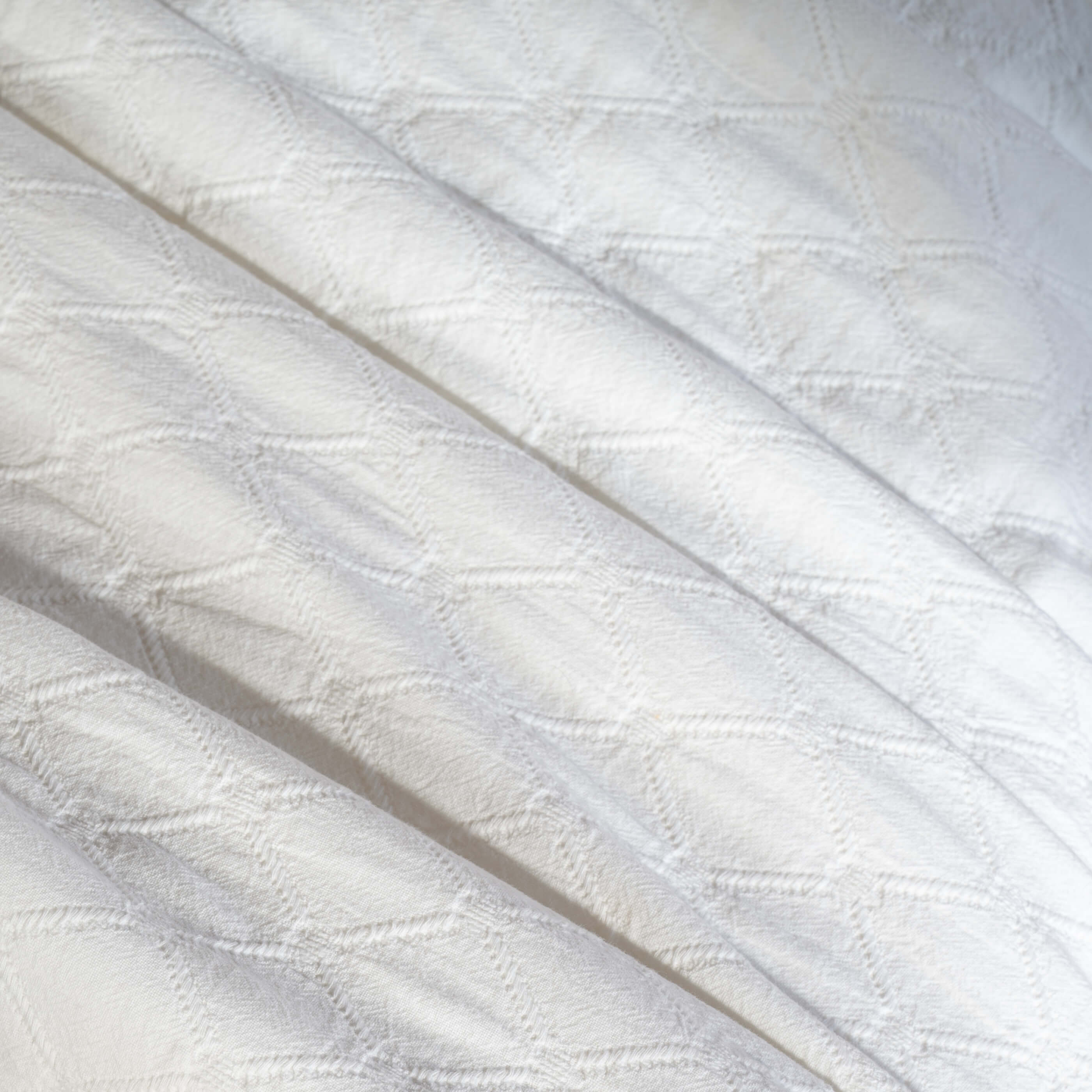 White Diamond Matelasse Bedspread - Image 3