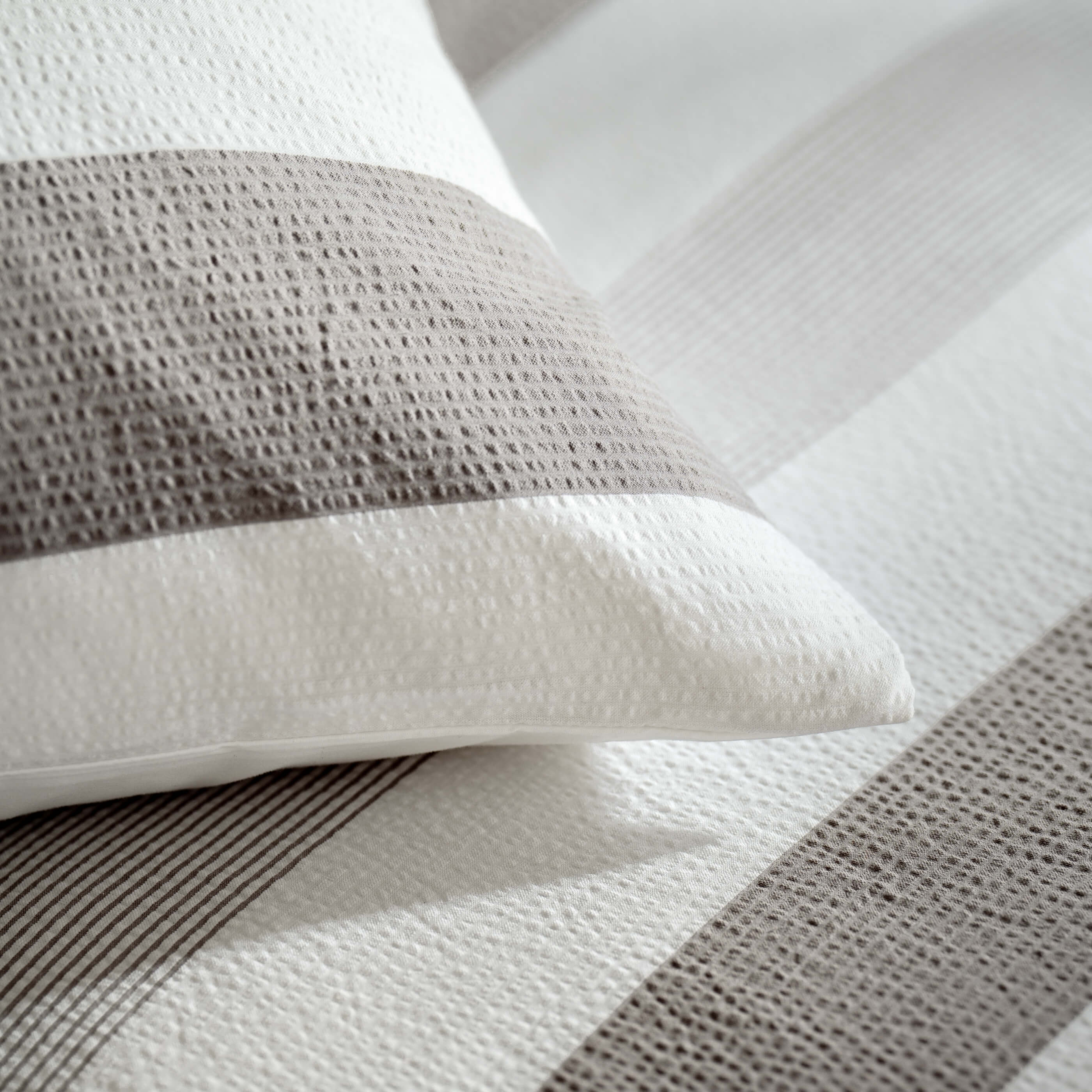 White/Grey Multi Seersucker Stripe Duvet Cover - Image 3